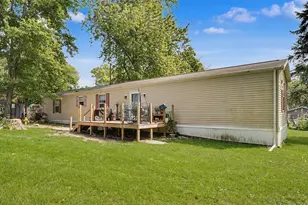 105 W High St, White Heath, IL 61884 - Photo 3