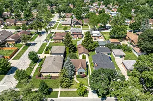 1952 Manchester Ave, Westchester, IL 60154 - Photo 3
