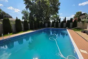 575 Bedford Ln, Des Plaines, IL 60016 - Photo 35