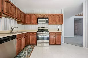 407 Town Pl Cir, Buffalo Grove, IL 60089 - Photo 9