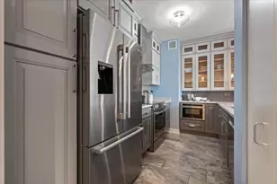 501 N Clinton St, Chicago, IL 60654 - Photo 11