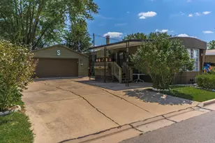 1340 13th St, Bloomington, IL 61704 - Photo 31