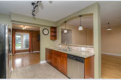 306 Colony Green Drive, Bloomingdale, IL 60108 - Photo 11
