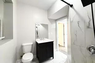 7724 S Essex Ave, Chicago, IL 60649 - Photo 9