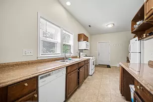 217 Michigan St, Elgin, IL 60120 - Photo 11