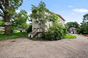 217 Michigan St, Elgin, IL 60120 - Photo 3