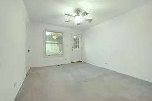 784 Leicester Rd, Elk Grove Village, IL 60007 - Photo 13