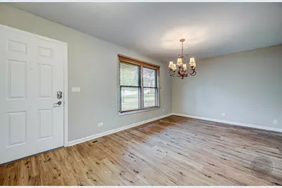 4 N Birchwood Drive, Naperville, IL 60540 - Photo 3