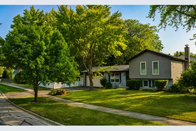 4 N Birchwood Drive, Naperville, IL 60540 - Photo 1