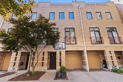 1350 W Byron Street #3, Chicago, IL 60613 - Photo 1
