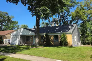 21 Crestview Terrace, Buffalo Grove, IL 60089 - Photo 3