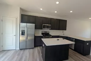 434 Red Oak Cir, Volo, IL 60020 - Photo 3