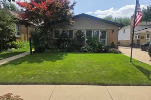 5435 Reba St, Morton Grove, IL 60053 - Photo 1