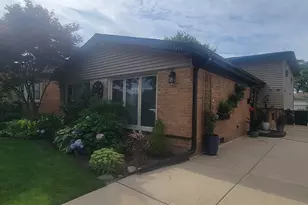 5435 Reba St, Morton Grove, IL 60053 - Photo 3