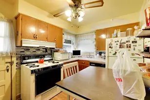 9537 S Indiana Ave, Chicago, IL 60649 - Photo 5