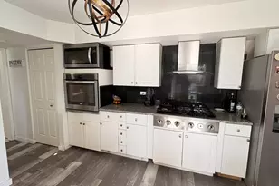 1178 Golden Oaks Pkwy, Aurora, IL 60506 - Photo 9