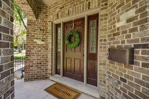605 Thornwood Dr, Naperville, IL 60540 - Photo 49