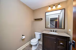 605 Thornwood Dr, Naperville, IL 60540 - Photo 41