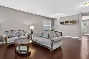 12807 Timber Wood Cir, Plainfield, IL 60585 - Photo 9