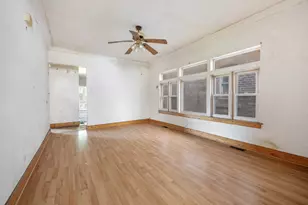 7927 S Ridgeland Ave, Chicago, IL 60617 - Photo 5