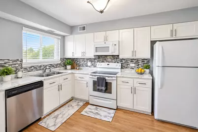 916 S Plum Grove Road #224, Palatine, IL 60067 - Photo 5
