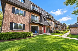 916 S Plum Grove Rd, Palatine, IL 60067 - Photo 1