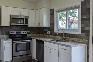 508 Bristol Ln, Schaumburg, IL 60194 - Photo 5