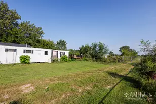 17611 E 4750S Rd, Pembroke Twp, IL 60958 - Photo 41