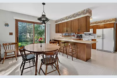 130 Ebbesen Drive, Dekalb, IL 60115 - Photo 9