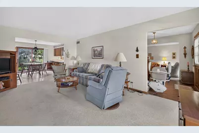 130 Ebbesen Drive, Dekalb, IL 60115 - Photo 7