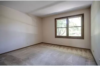19665 W Hawthorne Boulevard, Mundelein, IL 60060 - Photo 25