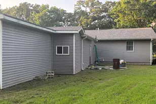 6044 McCarty Rd, Kinmundy, IL 62854 - Photo 13