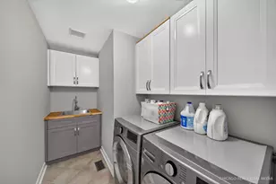 1172 Hillcrest Ln, Woodridge, IL 60517 - Photo 15