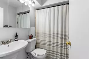 2629 N Hampden Ct, Chicago, IL 60614 - Photo 9
