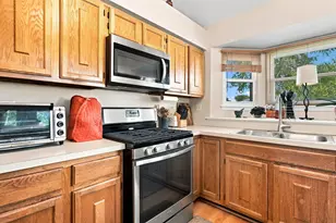 326 Homewood Dr, Bolingbrook, IL 60440 - Photo 9