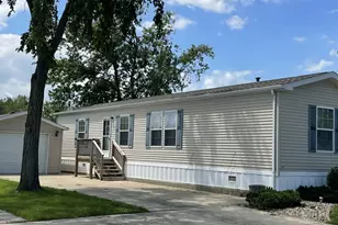 124 Flamingo Dr, Beecher, IL 60401 - Photo 1
