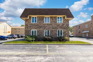 9757 S Kedzie Ave, Evergreen Park, IL 60805 - Photo 1