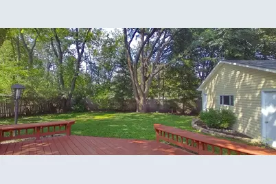 3884 Woodlawn Avenue, Gurnee, IL 60031 - Photo 35