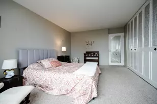 4250 N Marine Dr, Chicago, IL 60613 - Photo 13
