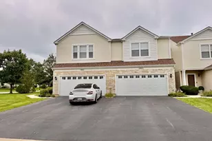 1903 Cobblestone Dr, Carpentersville, IL 60110 - Photo 1