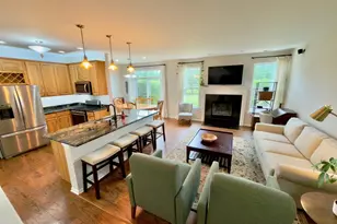1903 Cobblestone Dr, Carpentersville, IL 60110 - Photo 3