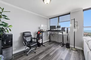 655 W Irving Park Rd, Chicago, IL 60613 - Photo 7