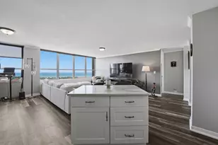 655 W Irving Park Rd, Chicago, IL 60613 - Photo 9