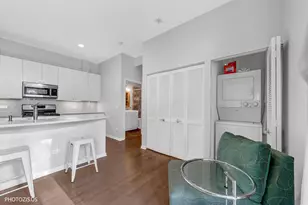 2251 W St Paul Ave, Chicago, IL 60647 - Photo 9