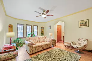 10943 S Longwood Dr, Chicago, IL 60643 - Photo 3