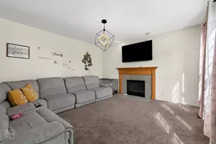 2490 Riva Ridge Rd, Montgomery, IL 60538 - Photo 5