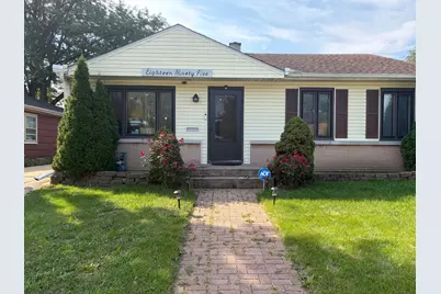 1895 Welwyn Avenue, Des Plaines, IL 60018 - Photo 1