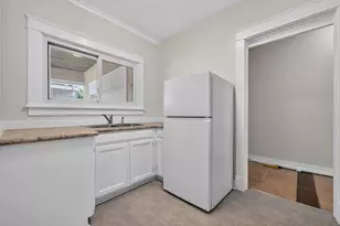 110 W 3rd St, Belvidere, IL 61008 - Photo 25