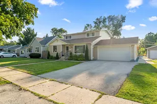 10624 Oak Park Ave, Chicago Ridge, IL 60415 - Photo 1