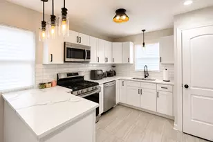 12520 S Yale Ave, Chicago, IL 60628 - Photo 3